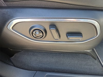 2023 Jeep Wagoneer Base