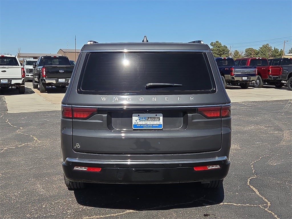 2023 Jeep Wagoneer Base