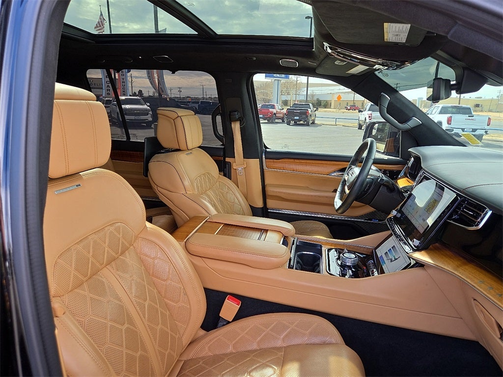 2022 Jeep Grand Wagoneer Series III