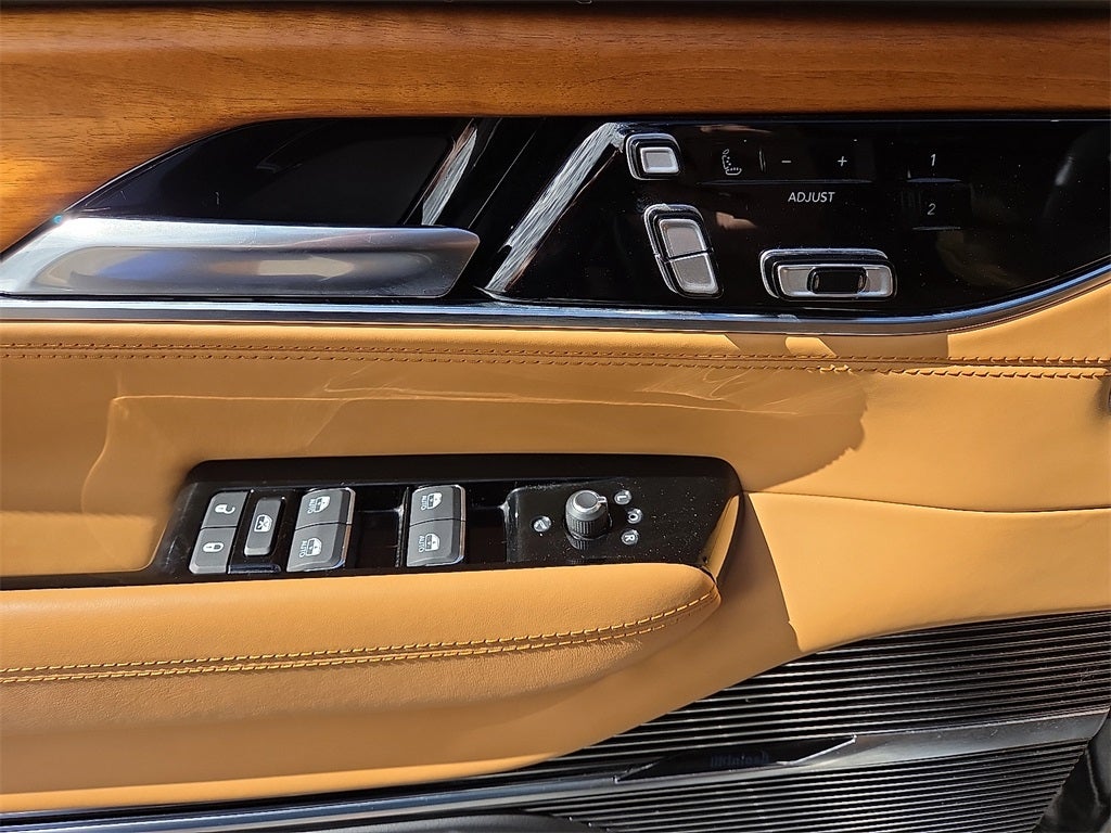 2022 Jeep Grand Wagoneer Series III