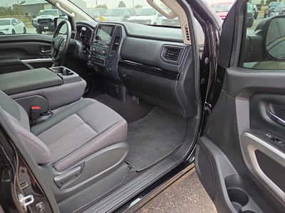 2023 Nissan Titan SV