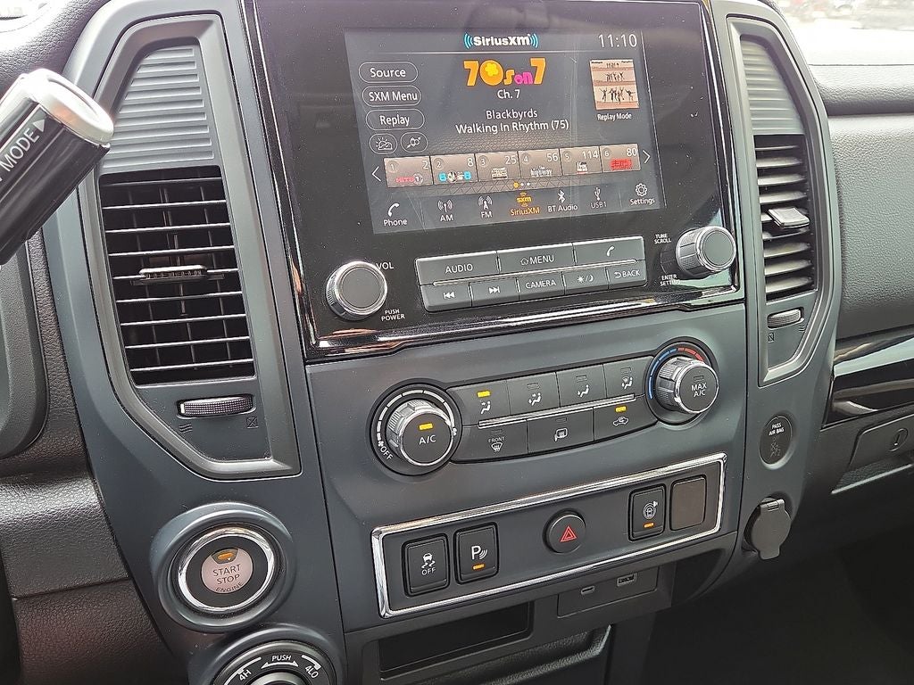 2023 Nissan Titan SV