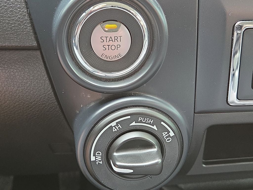 2023 Nissan Titan SV