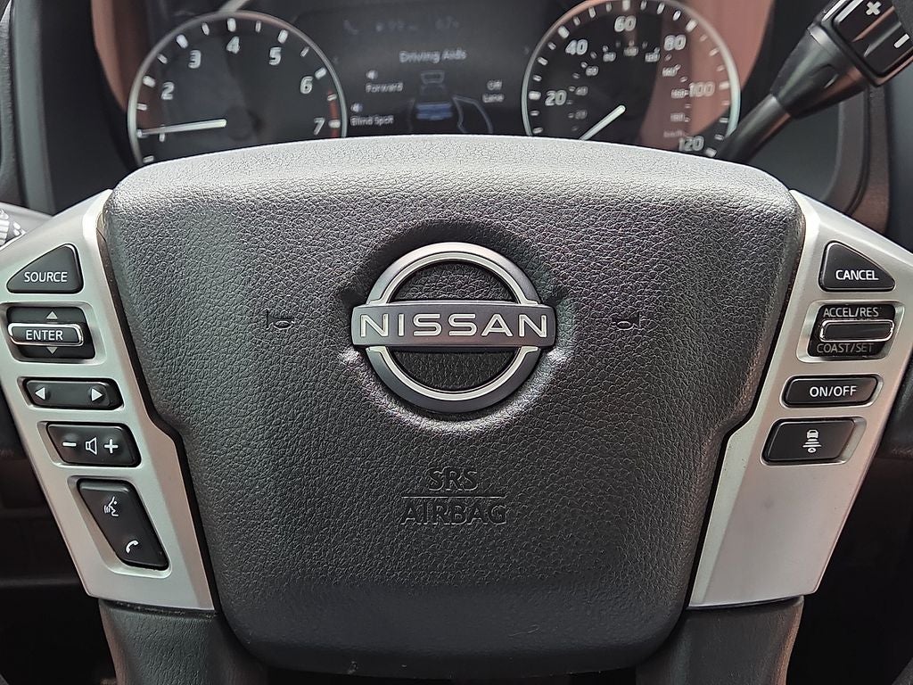 2023 Nissan Titan SV