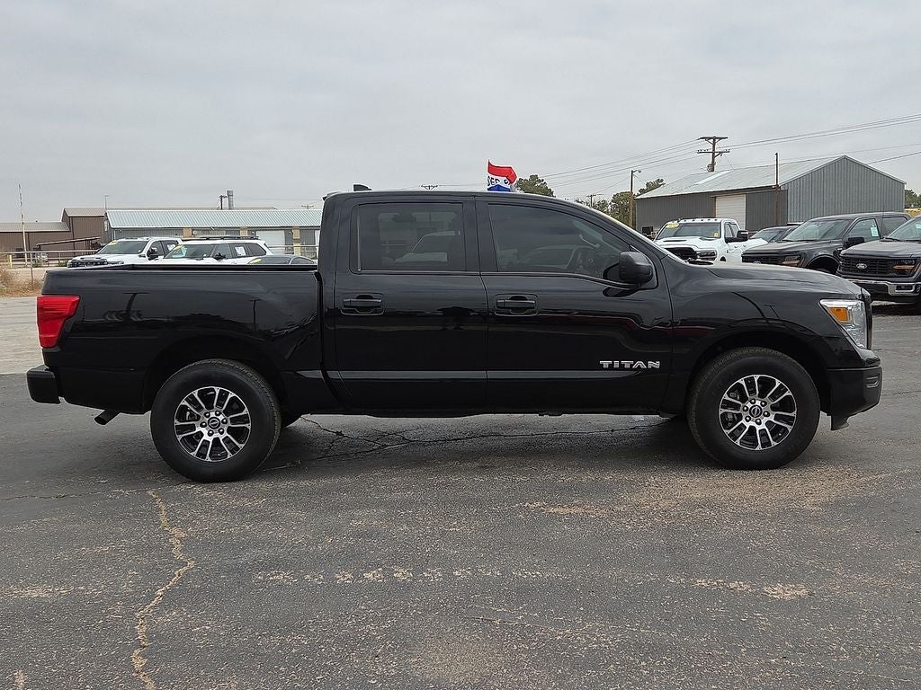 2023 Nissan Titan SV