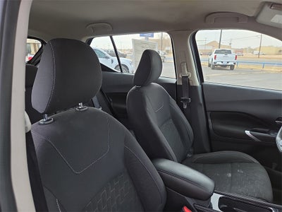 2022 Nissan Kicks SV