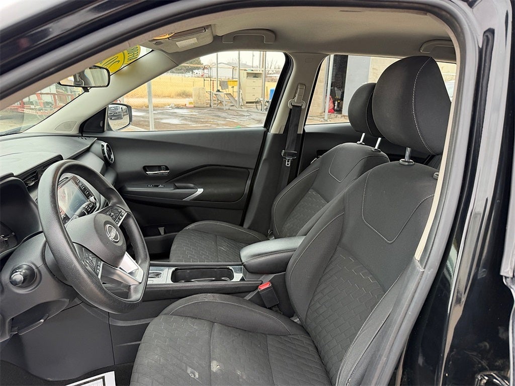 2022 Nissan Kicks SV