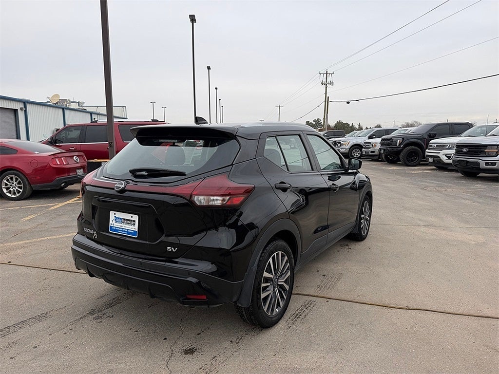 2022 Nissan Kicks SV