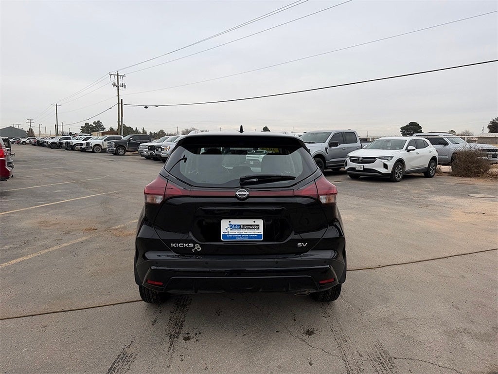 2022 Nissan Kicks SV