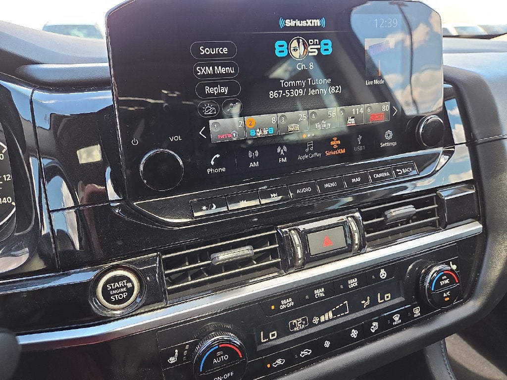 2022 Nissan Pathfinder SL
