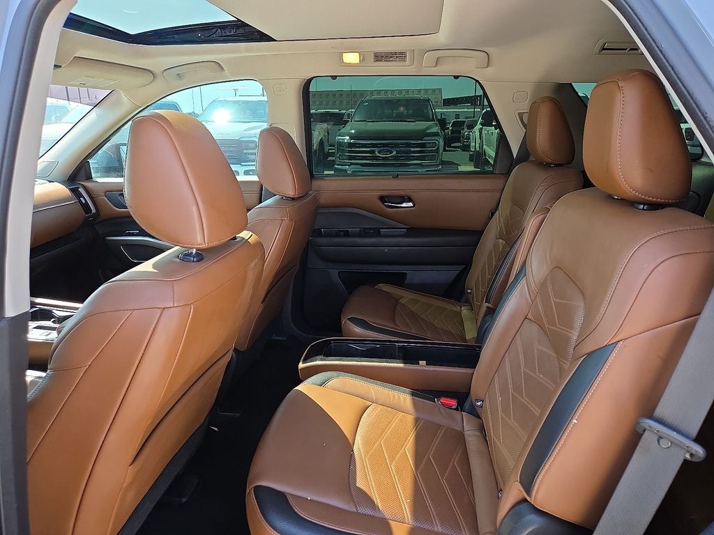 2022 Nissan Pathfinder Platinum
