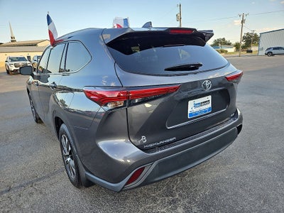 2022 Toyota Highlander XLE
