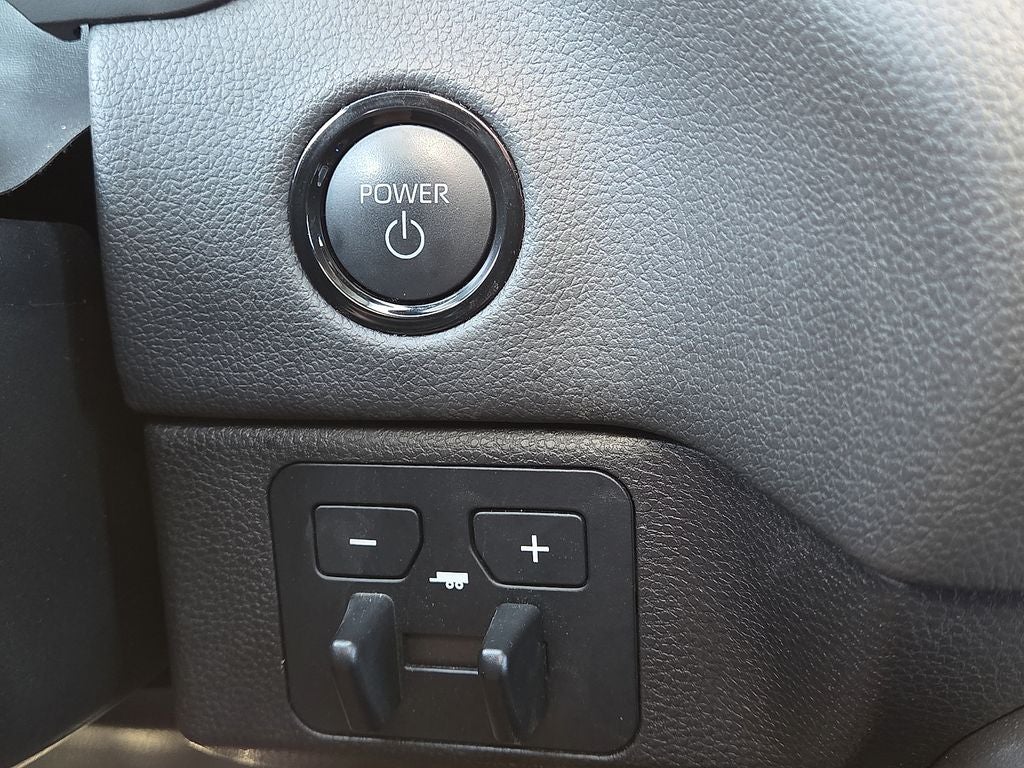 2025 Toyota Sequoia SR5