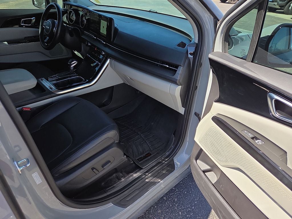 2022 Kia Carnival SX