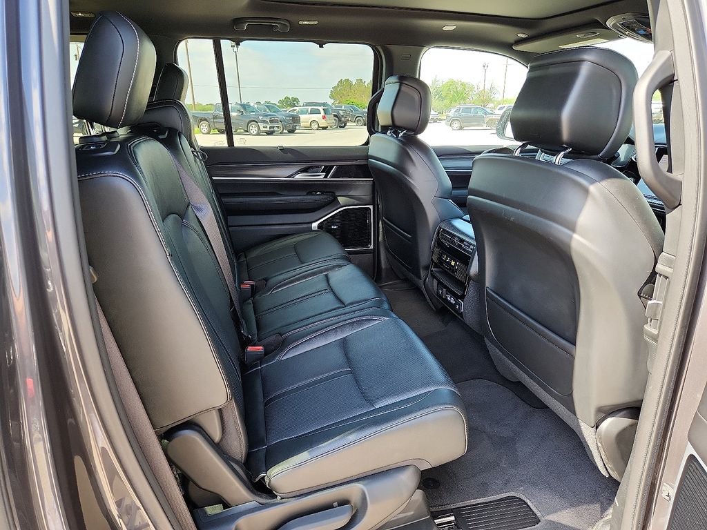 2023 Jeep Wagoneer L Series III