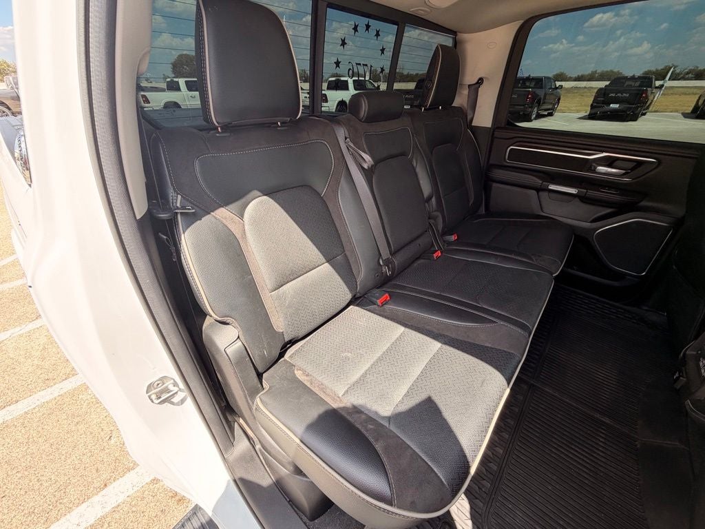 2022 RAM 1500 Laramie Crew Cab 4x2 5'7' Box