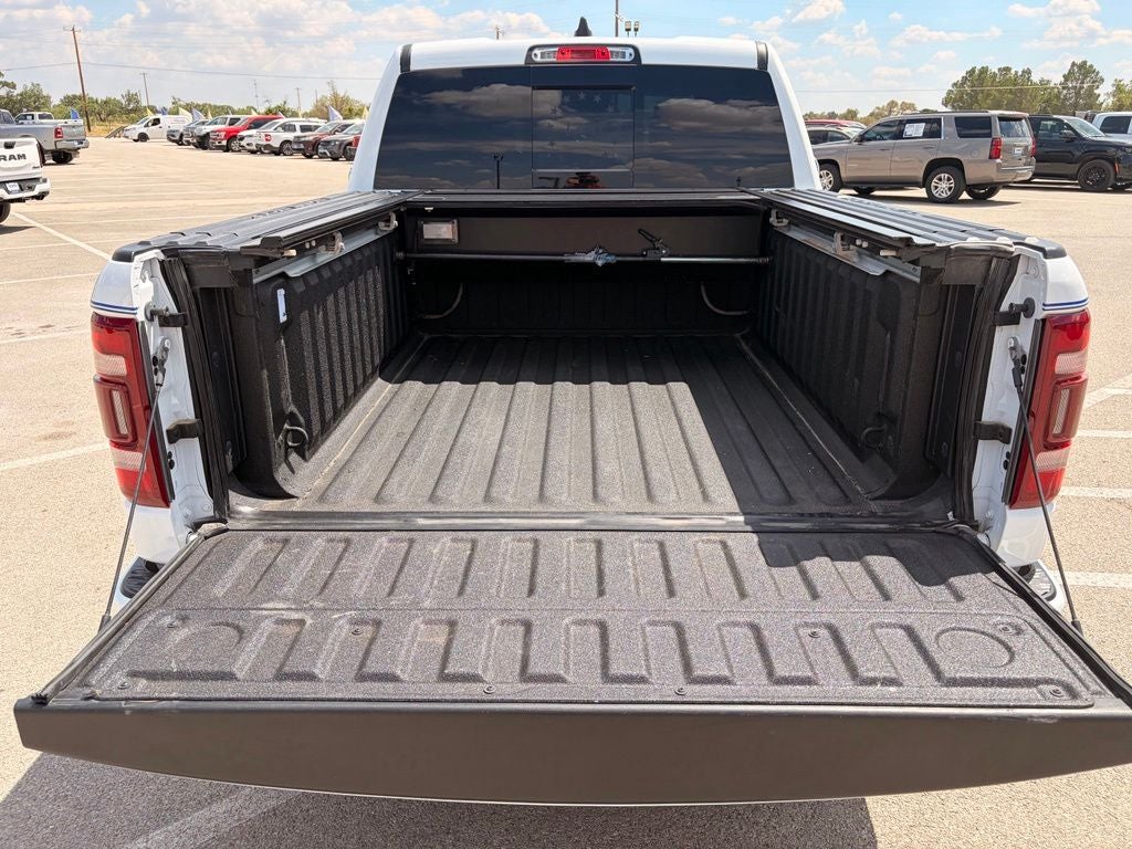 2022 RAM 1500 Laramie Crew Cab 4x2 5'7' Box