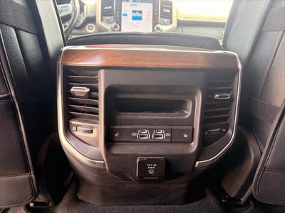 2022 RAM 1500 Laramie Crew Cab 4x2 5'7' Box