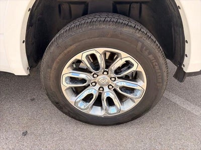 2022 RAM 1500 Laramie Crew Cab 4x2 5'7' Box
