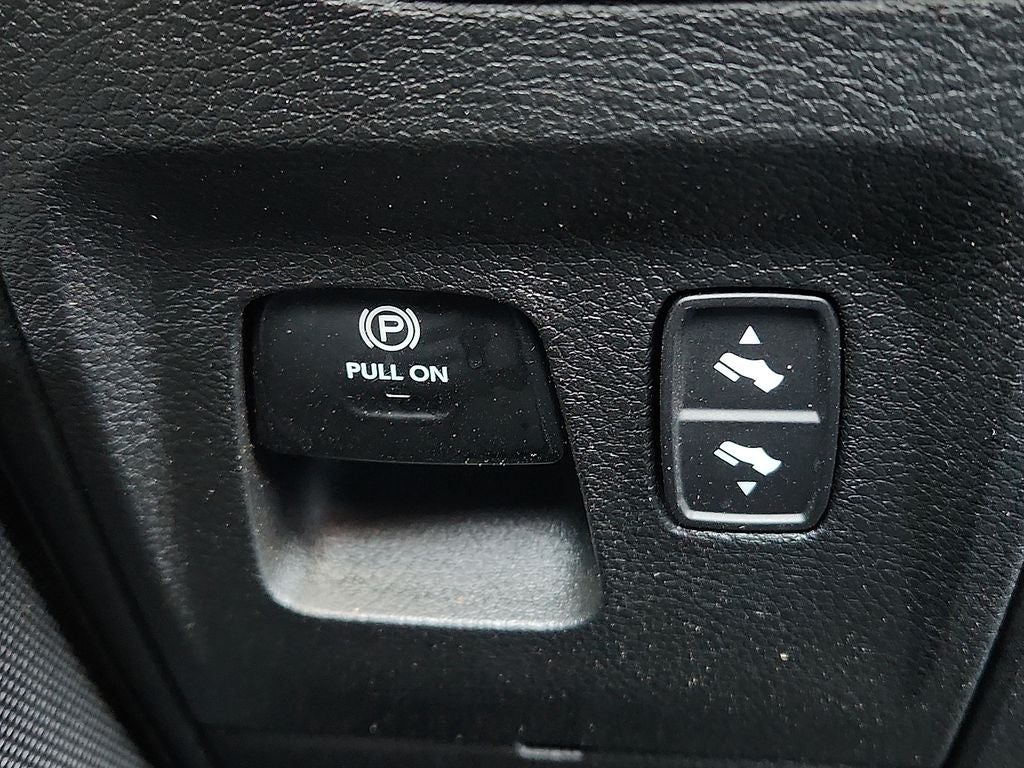2023 RAM 1500 Laramie Crew Cab 4x4 5'7' Box