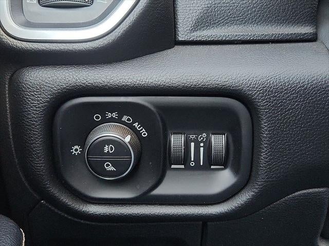 2023 RAM 1500 Laramie Crew Cab 4x4 5'7' Box