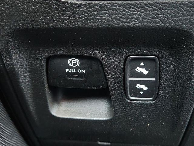 2023 RAM 1500 Laramie Crew Cab 4x4 5'7' Box