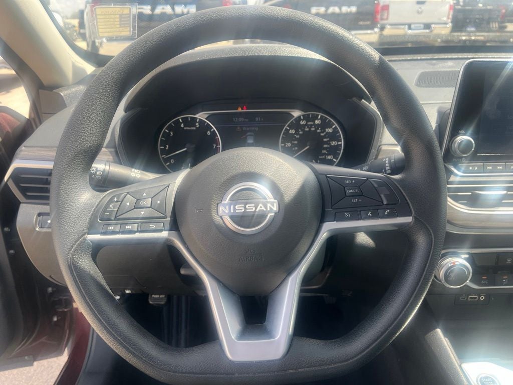 2025 Nissan Altima SV FWD