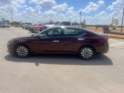 2025 Nissan Altima SV FWD