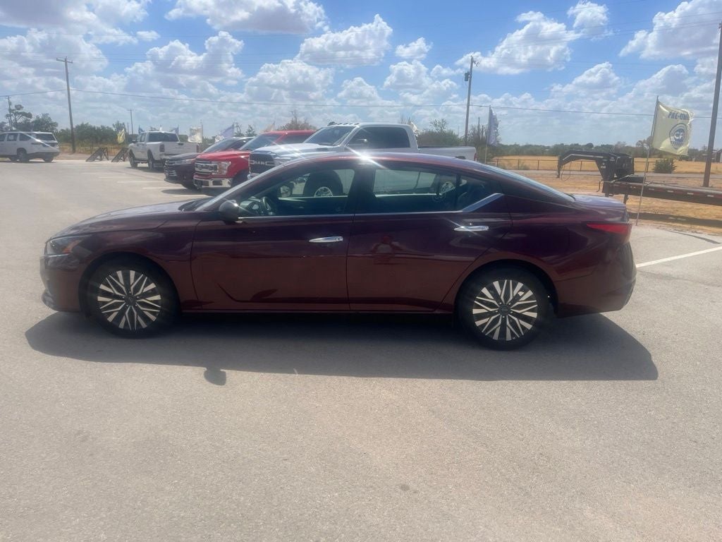 2025 Nissan Altima SV FWD