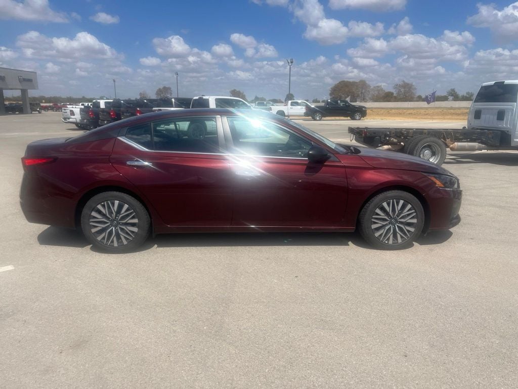 2025 Nissan Altima SV FWD
