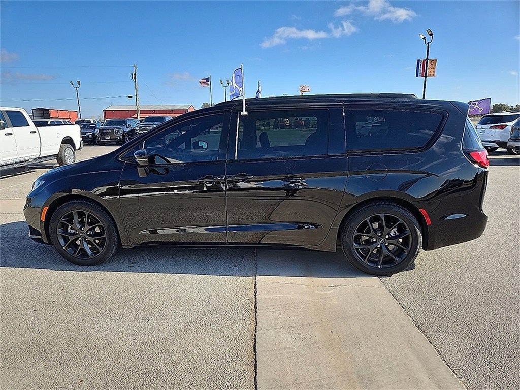 2024 Chrysler Pacifica Limited S Appearance