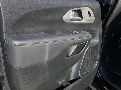 2024 Chrysler Pacifica Limited S Appearance