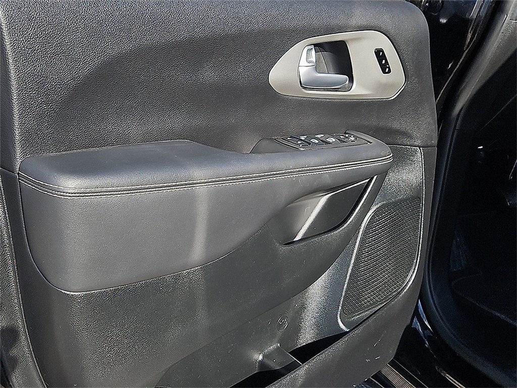 2024 Chrysler Pacifica Limited S Appearance