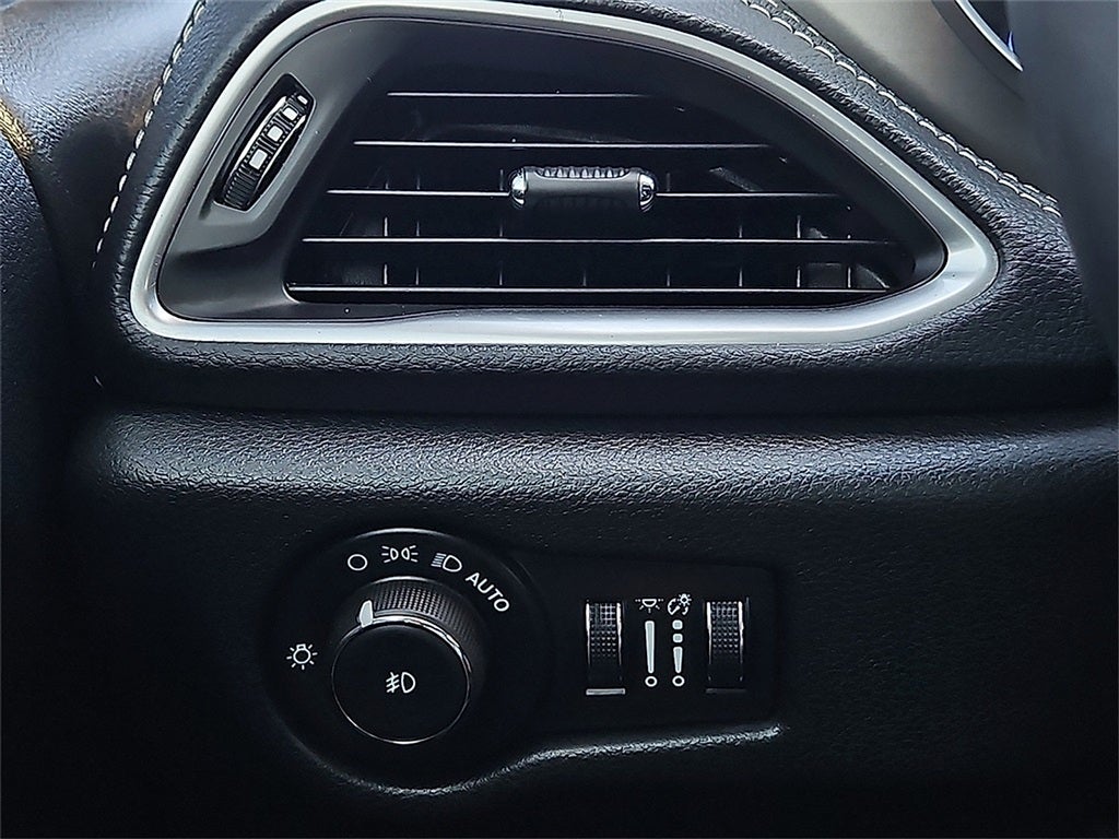 2024 Chrysler Pacifica Limited S Appearance