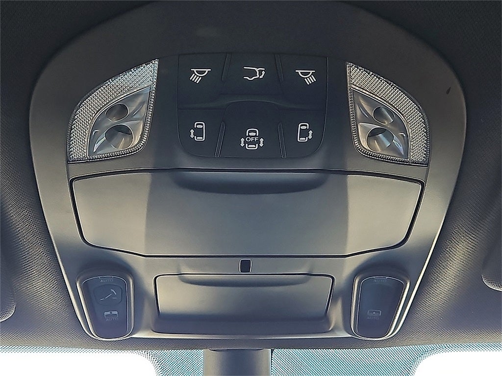 2024 Chrysler Pacifica Limited S Appearance