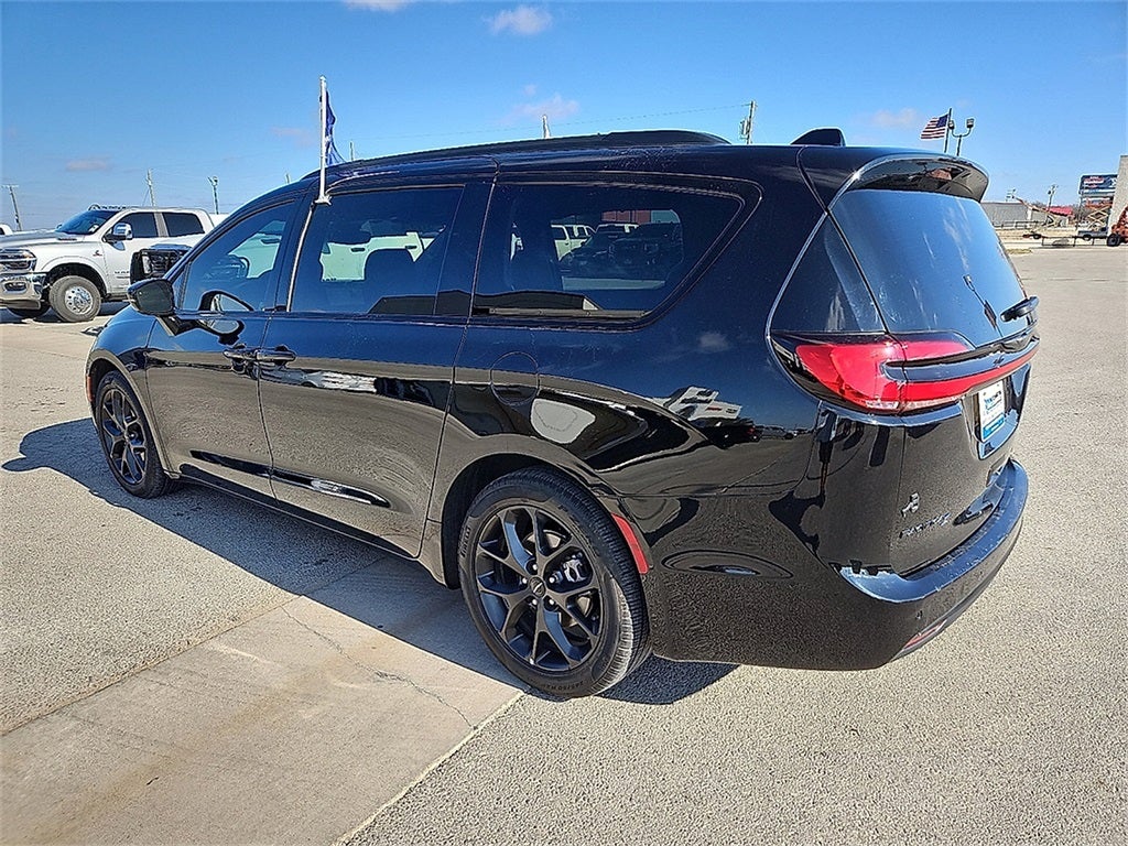 2024 Chrysler Pacifica Limited S Appearance