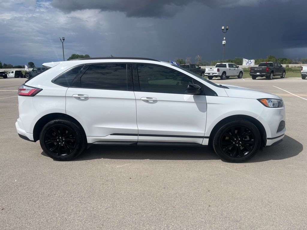 2022 Ford Edge SE