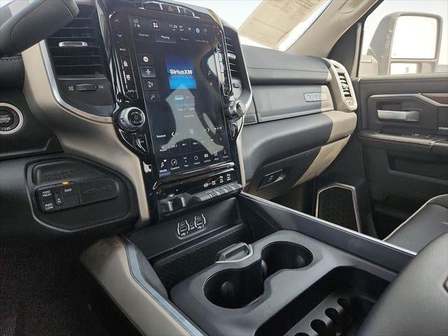 2024 RAM 3500 Laramie Crew Cab 4x4 8' Box