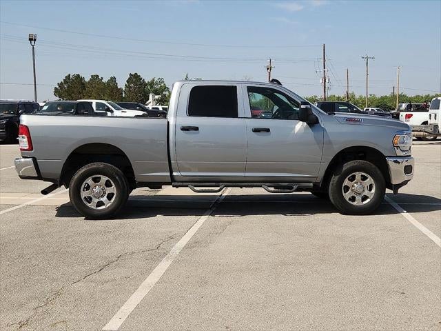 2024 RAM 2500 Tradesman Crew Cab 4x4 6'4' Box
