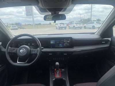 2025 Nissan Kicks SR