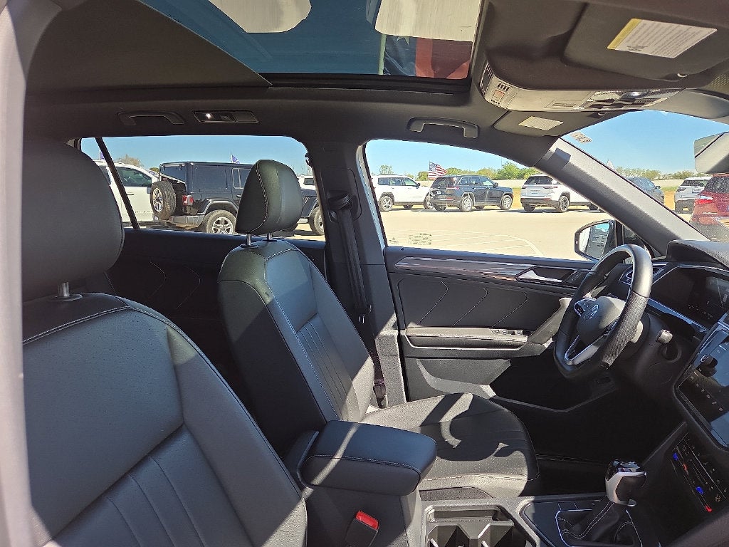 2024 Volkswagen Tiguan 2.0T SE R-Line Black