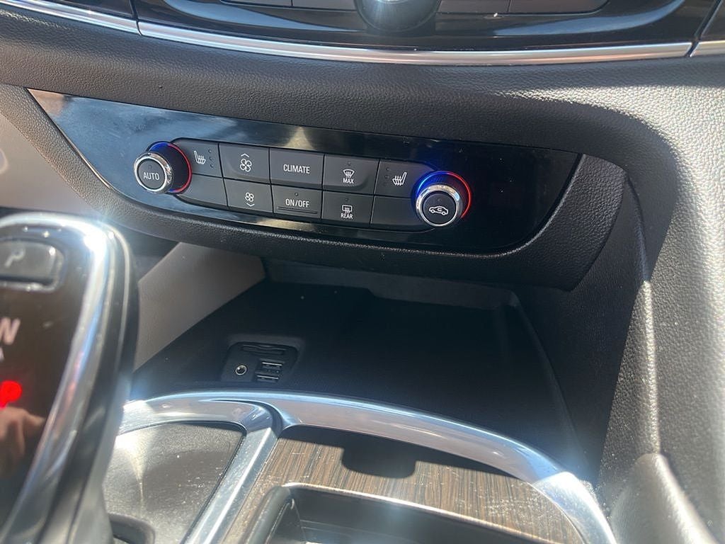 2020 Buick Enclave Essence