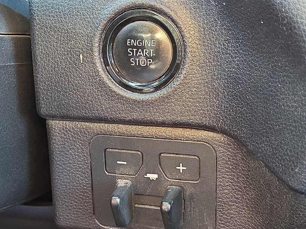 2025 Toyota Tundra 4WD SR5
