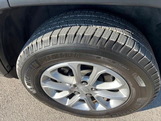 2021 Jeep Grand Cherokee Laredo E 4x2