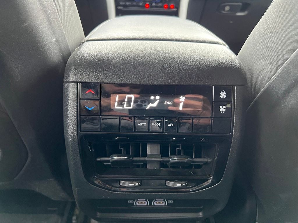 2025 Jeep Grand Cherokee L Laredo X 4x4
