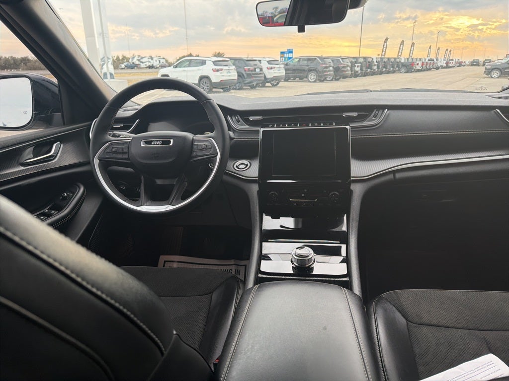 2025 Jeep Grand Cherokee L Altitude X 4x4