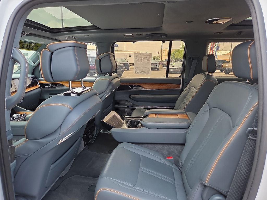 2023 Jeep Grand Wagoneer Series II