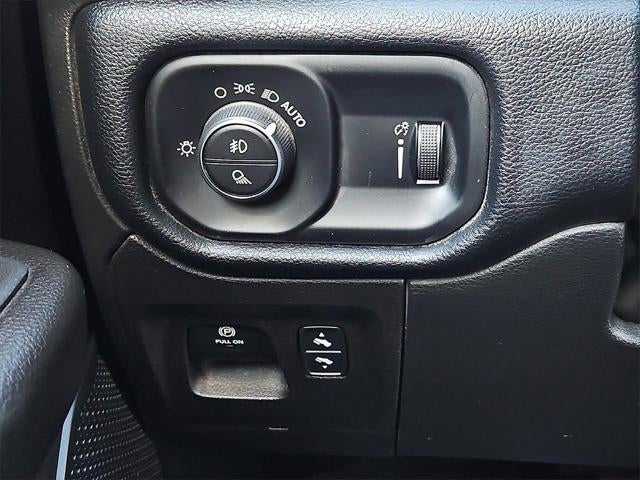 2022 RAM 1500 Lone Star Crew Cab 4x2 5'7' Box