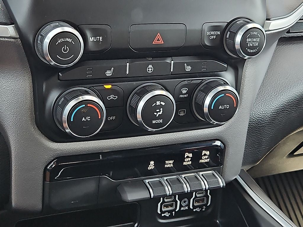 2022 RAM 1500 Big Horn Crew Cab 4x4 5'7' Box