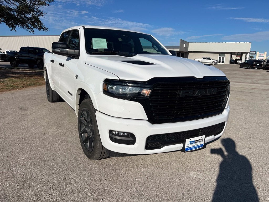 2026 RAM 1500 Laramie Crew Cab 4x4 5'7' Box